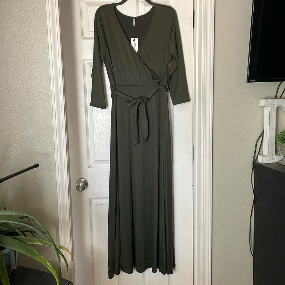 Maternity/Nursing Dress Olive Green Size XL New w/ Tags!